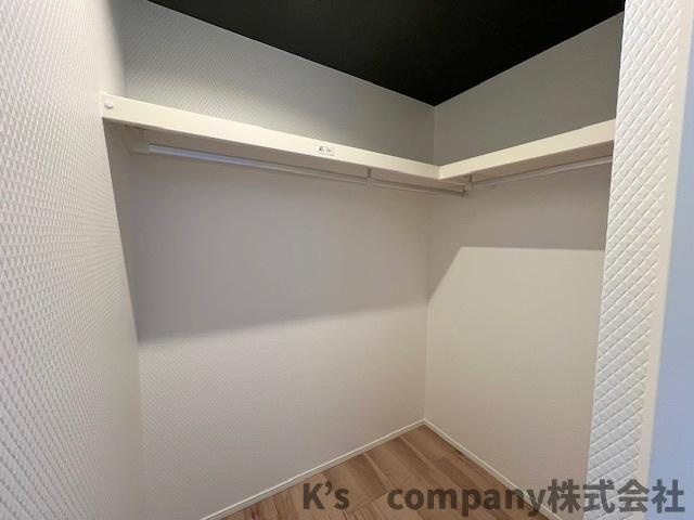 茅ヶ崎市松風台　新築戸建　B号棟の収納|洋室7.1帖のウォークインクローゼット◇