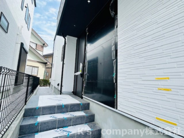 茅ヶ崎市松風台　新築戸建　B号棟の玄関|玄関周辺スペース◇
