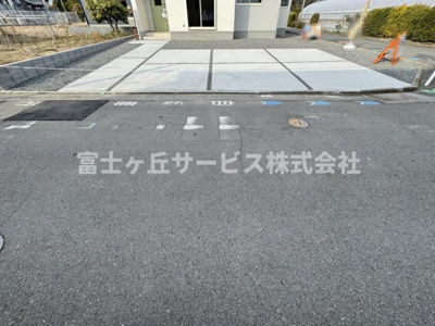 【駐車場】 | 静岡市清水区三保 5期 新築一戸建て | 車種により3台駐車可能です
