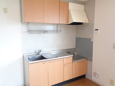 【キッチン】 | バリュージュ A棟 | 吊戸棚付き