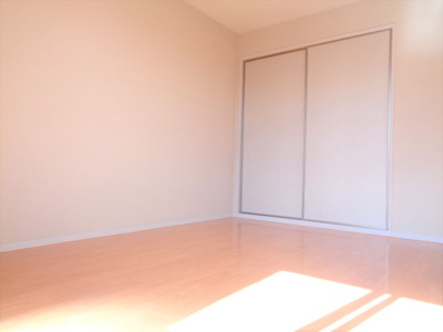 【寝室】 | バリュージュ A棟 | 洋室5.9帖