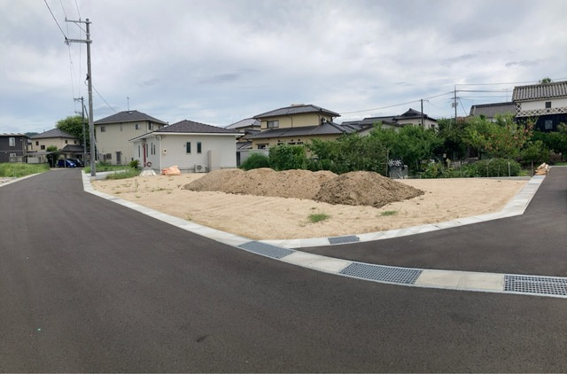 Livele Garden.S総社岡谷 新築分譲住宅 全3棟 1号棟の前面道路含む現地写真