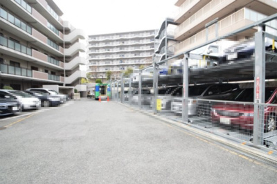 【駐車場】 | グランドール緑地公園 | エイブルだけの嬉しいサービス、ご用意しております。詳細は、お気軽に当社までお問合せ下さいませ！