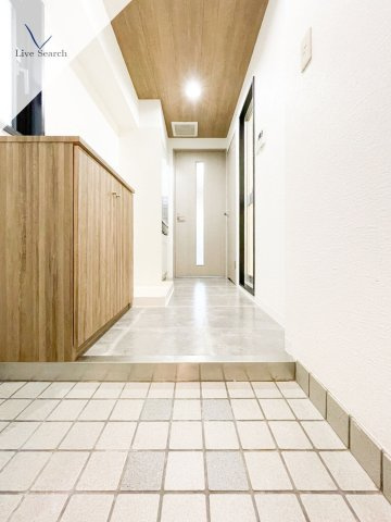 岡本南マンションの玄関