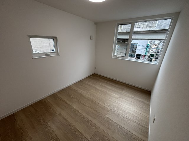 安芸郡府中町浜田本町の洋室