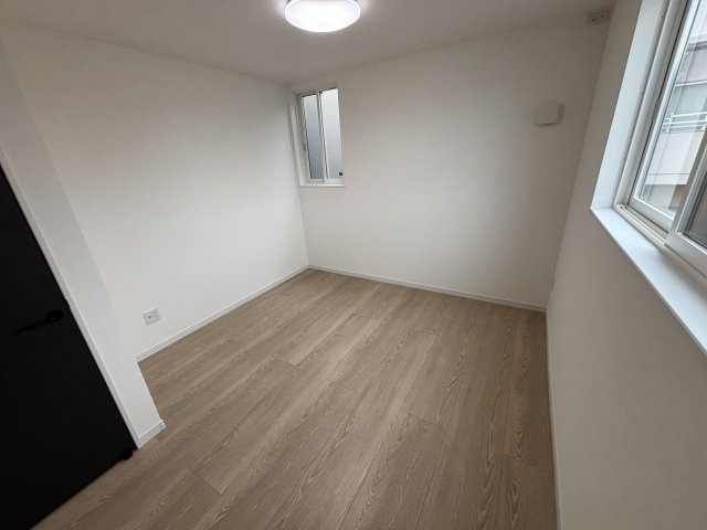 安芸郡府中町浜田本町の洋室