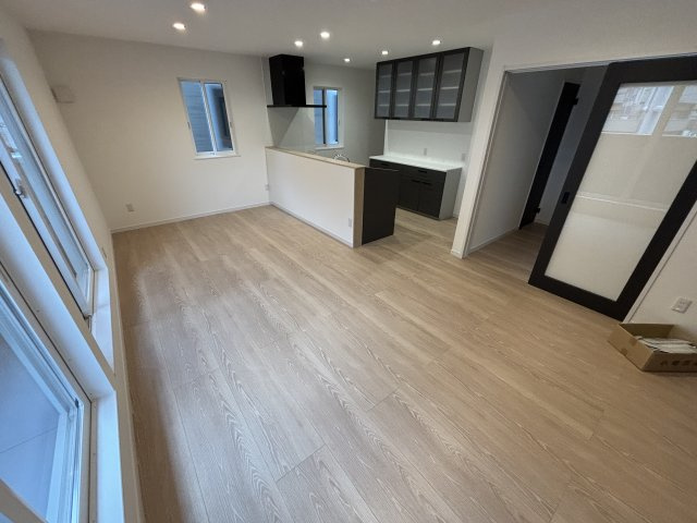 安芸郡府中町浜田本町の居間・リビング