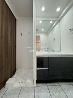 【洗面所】 | リーガル西長堀Ⅱ