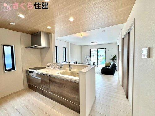 いろどりアイタウン小山市粟宮22-P1　５号棟のキッチン|対面タイプならキッチン内にいながらご家族やお客様との会話が楽しめます。