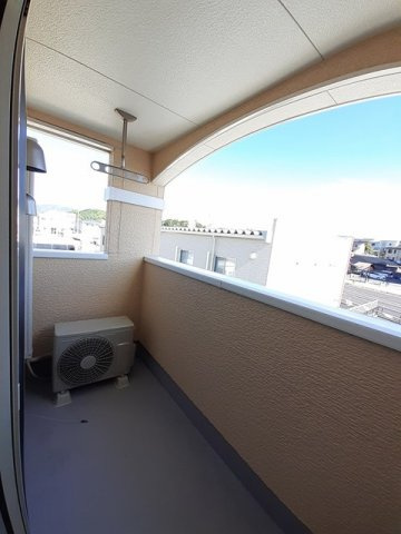 ファイン　ヴィラ　Ⅵ　Ｂのバルコニー|バルコニーからの眺めを楽しみながら食事をしませんか