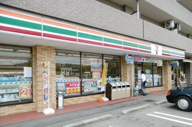 ファイン　ヴィラ　Ⅵ　Ｂの周辺|セブンイレブンまで800m