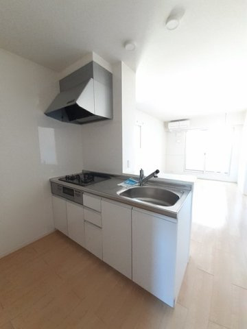 ファイン　ヴィラ　Ⅵ　Ｂのキッチン|コンパクトなキッチンで掃除もラクラク