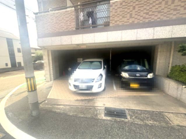 ワコーレ六甲アーベインの駐車場