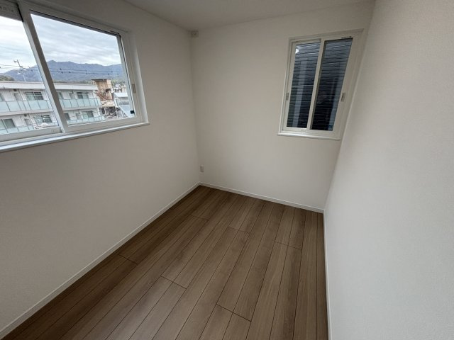 安芸郡府中町浜田本町の洋室