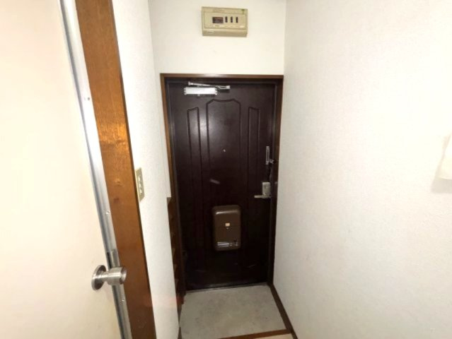 クレールメゾン篠原台の玄関