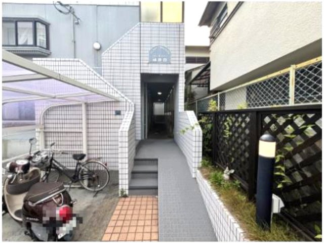 クレールメゾン篠原台のエントランス