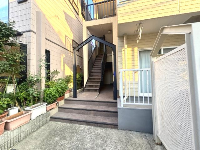 甲南山手ハイツのエントランス