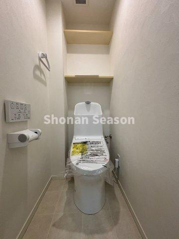 【トイレ】 | 気になる水廻り新規交換済〇暖かな便座の温水洗浄便座を搭載しています。
