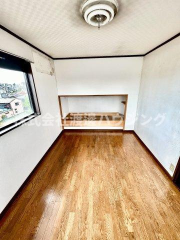 生野東３丁目一戸建の洋室