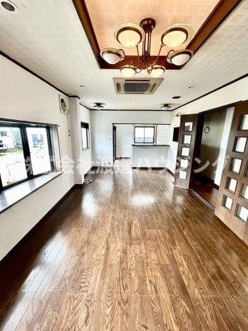 生野東３丁目一戸建の居間・リビング