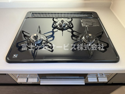 【その他】 | 静岡市清水区三保 6期 新築一戸建て 1号棟 | 3口コンロがあります