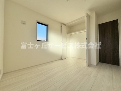 【洋室】 | 静岡市清水区三保 6期 新築一戸建て 1号棟 | 使いやすい洋室です