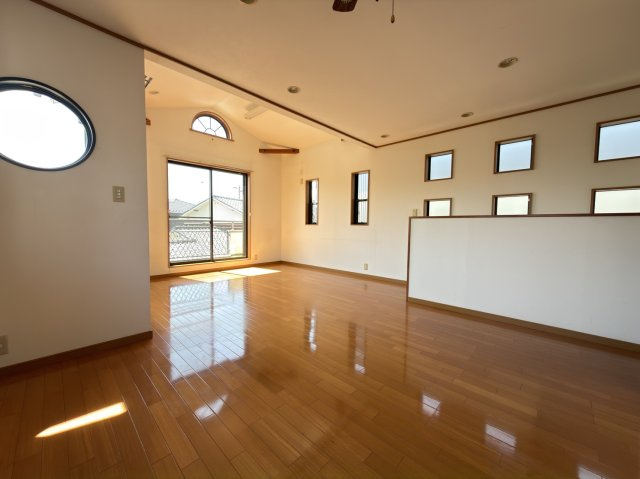 小田原市城山4丁目 オール電化住宅！小田原駅徒歩圏内！の居間・リビング