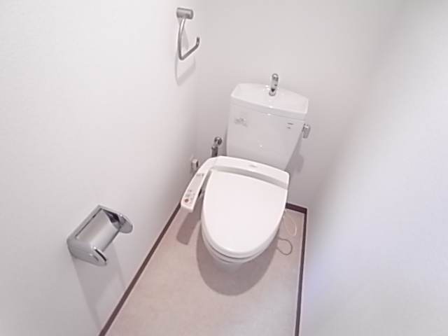 神戸市兵庫区中道通１丁目の賃貸マンションのトイレ|ウォシュレット付