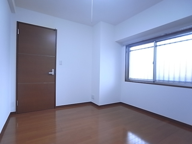 神戸市兵庫区中道通１丁目の賃貸マンションの内装|洋室