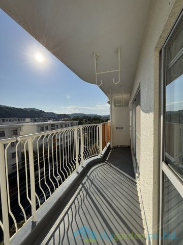 平塚若宮ハイツ７号棟のバルコニー