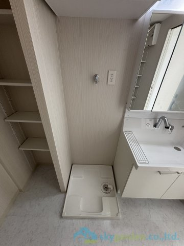 平塚若宮ハイツ７号棟のランドリースペース