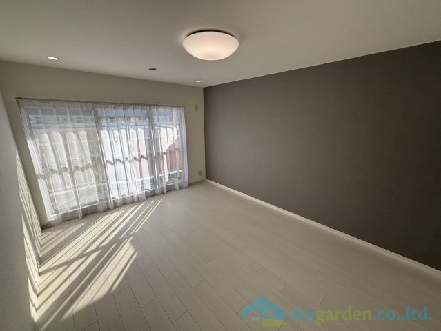 平塚若宮ハイツ７号棟の居間・リビング