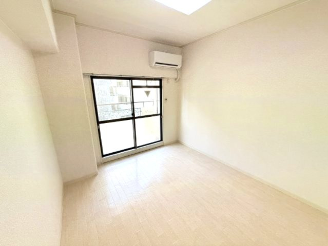 シャルムメゾン六甲道の寝室