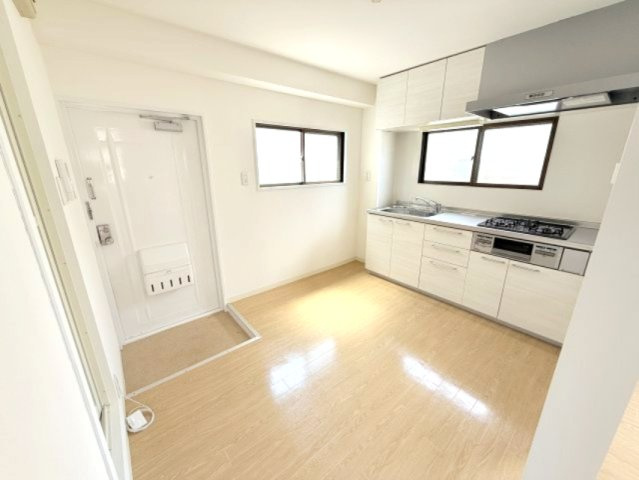 ブリード神戸壱番館 の居間・リビング