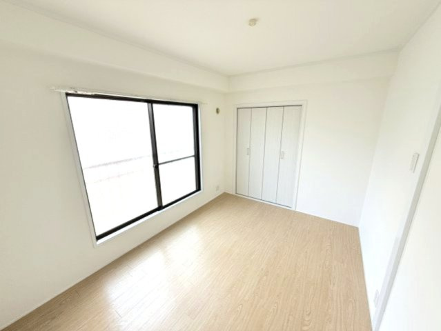 ブリード神戸壱番館 の寝室