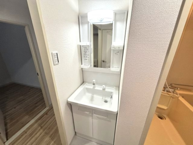 ユニーブル六甲南棟の独立洗面台