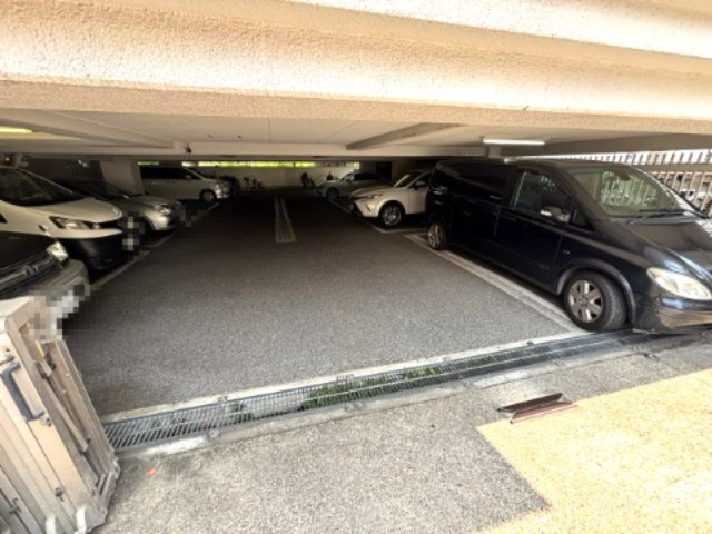 リバーサイド青谷の駐車場