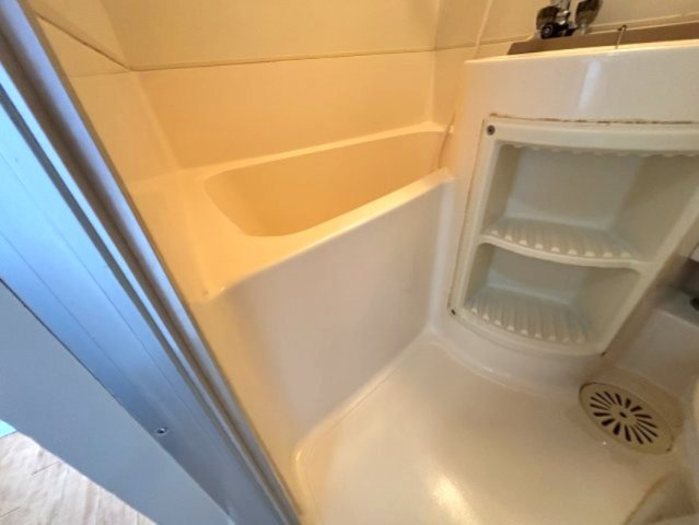 フルール岡本の浴室