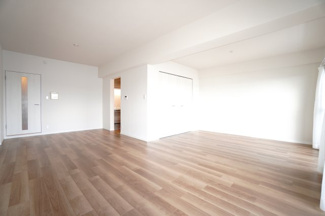 【居間・リビング】 | 【上質リノベ】ファミール江波公園リバーサイド弐番館 | 室内（2025年9月5日13：00頃）撮影