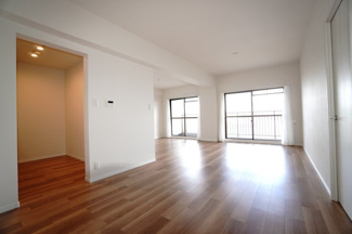 【居間・リビング】 | 【上質リノベ】ファミール江波公園リバーサイド弐番館 | 室内（2025年9月5日13：00頃）撮影