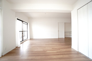 【居間・リビング】 | 【上質リノベ】ファミール江波公園リバーサイド弐番館 | 室内（2025年9月5日13：00頃）撮影