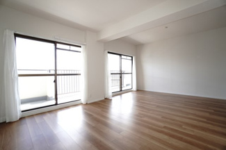 【居間・リビング】 | 【上質リノベ】ファミール江波公園リバーサイド弐番館 | 室内（2025年9月5日13：00頃）撮影