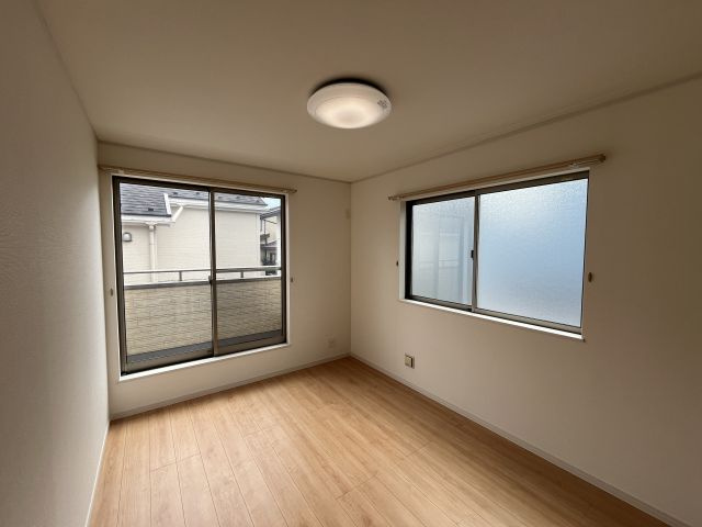 仙台市青葉区みやぎ台２丁目　中古住宅の洋室