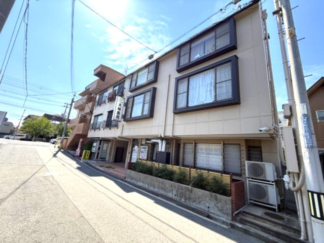 プチシャトー徳井の外観