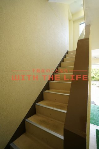 サンヒルズⅡ【キャッシュバック対象物件】のエントランス|建物の内部です