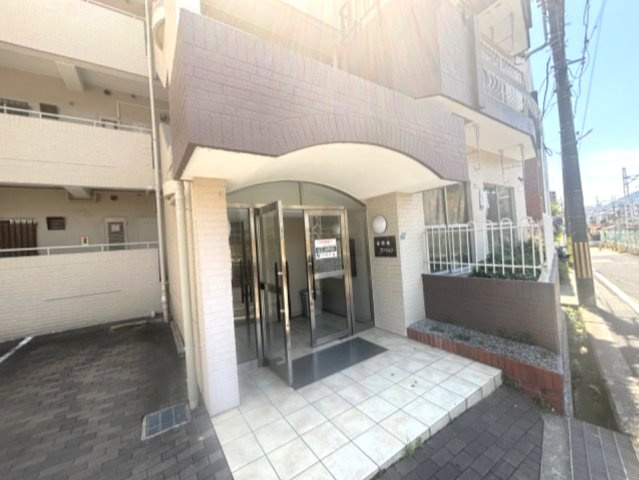 篠原南マンションのエントランス