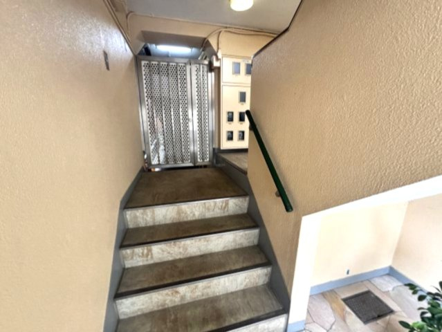 成和コーポのロビー