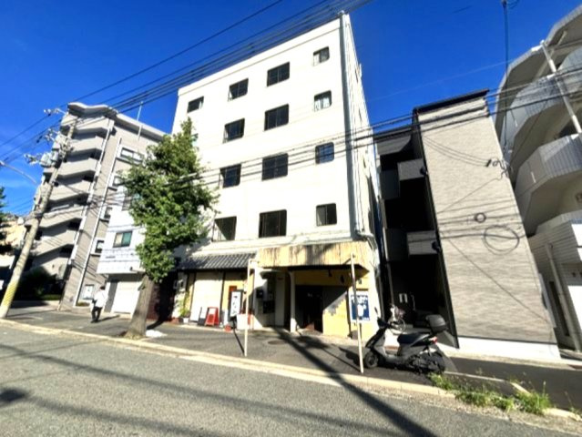 稗原マンションの外観