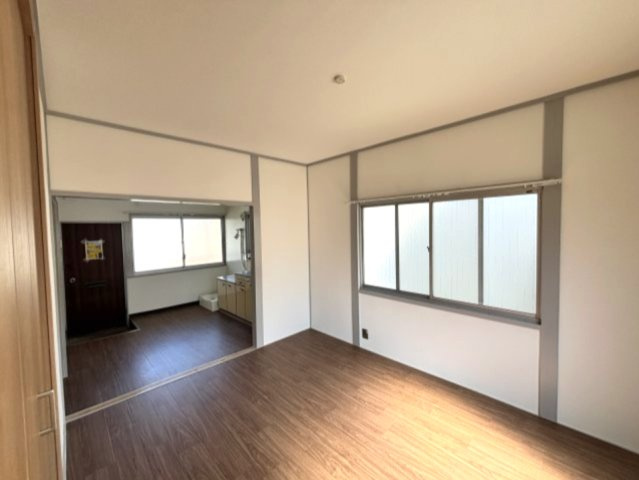 ハイツ八坂の居間・リビング