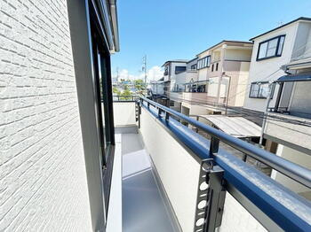 堺市東区日置荘西町　新築一戸建てのバルコニー